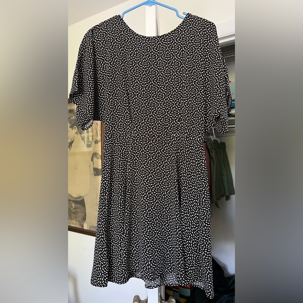 Sleek Flowy black and white dress